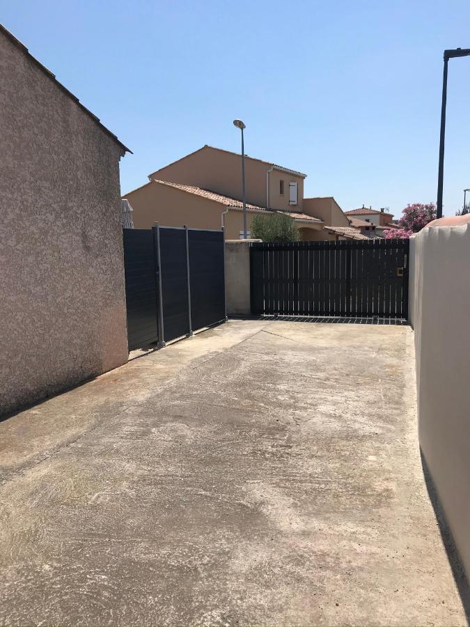 Gite De Larmonys Gigean Exterior photo