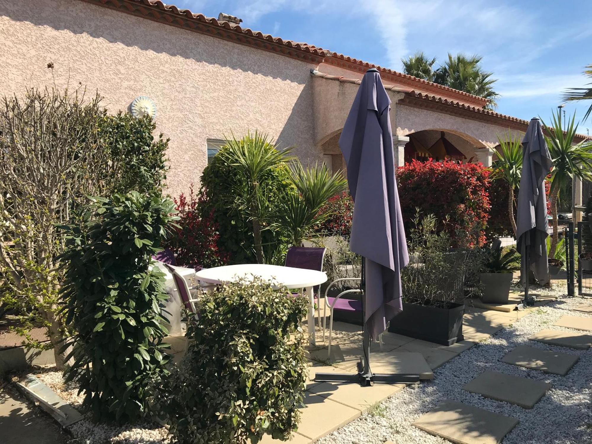 Gite De Larmonys Gigean Exterior photo